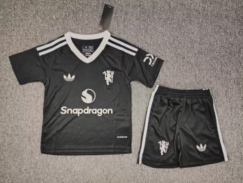 Goalkeeper 24-25 kids wear Manchester United black customize name and number