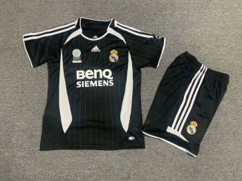 Retro children's wear Real Madrid 06-07 away customize name and number