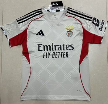 Benfica 25-26 away
