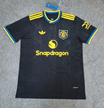 Manchester United 25-26 away